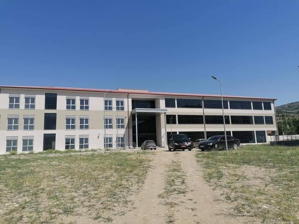 Fak&uuml;lte binasını incelediler