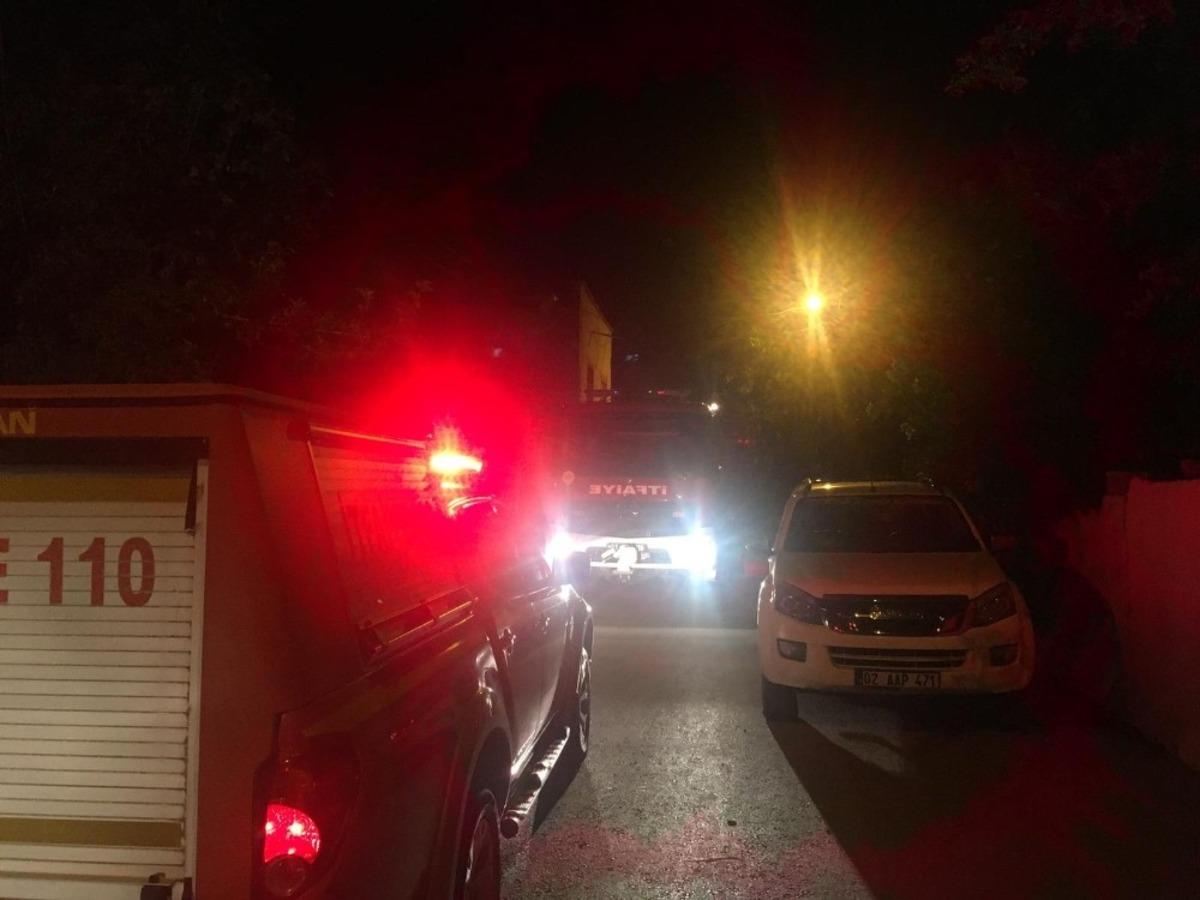 Yangında mahsur kalan kuşlar kurtarıldı