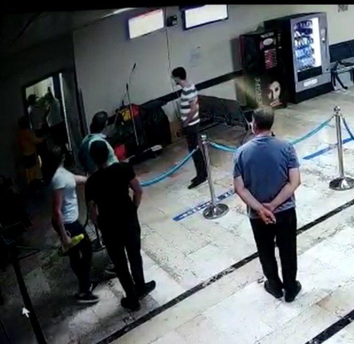 Salgınla mücadelenin kahramanı sağlıkçıyı öldüresiye dövdüler G3