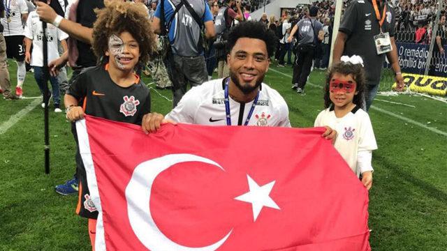 Eski milli futbolcu Colin Kazım maruz kaldığı ırkçılığı anlattı