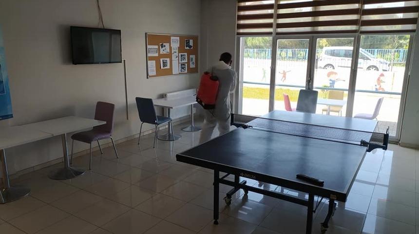 Gen&ccedil;lik Merkezleri  dezenfekte edildi