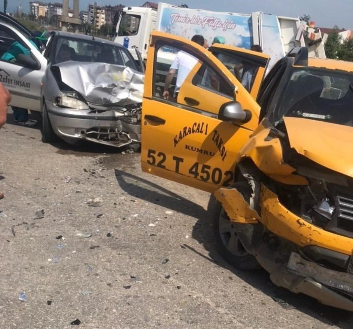 Fatsa&rsquo;da trafik kazası: 5 yaralı