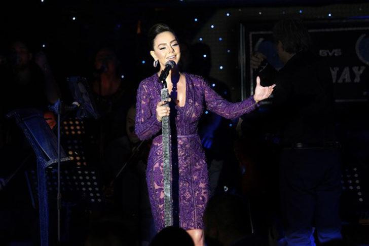 Ebru Gündeş'in Noel Bebeği G4