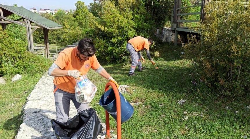 Toroslar’da mesire alanları temizleniyor