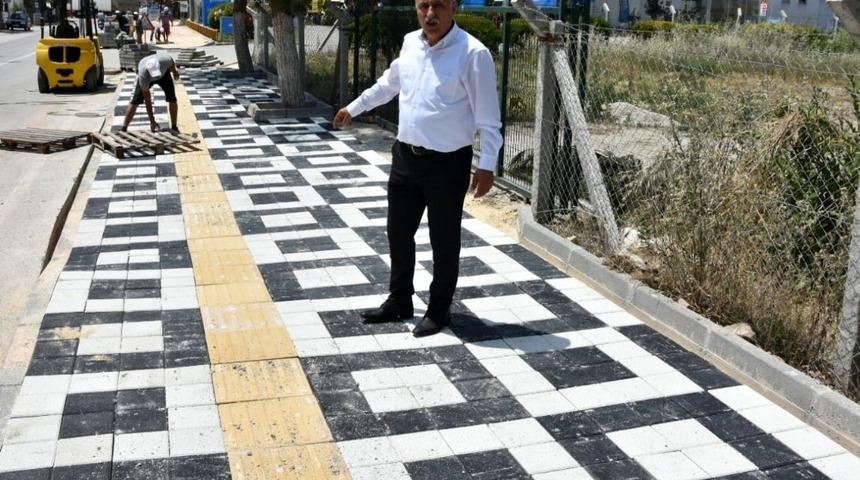 Yenişehir’de kaldırımlar yenileniyor