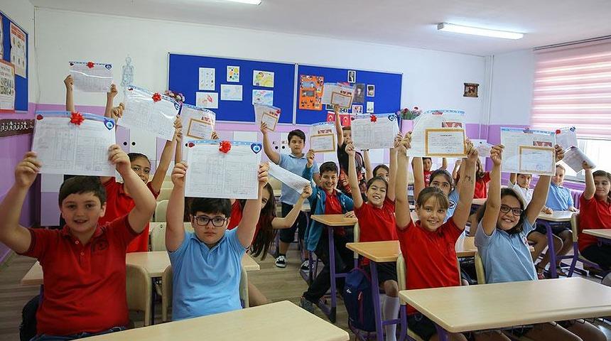 MEB'den yeni düzenleme! Karneler nasıl verilecek?