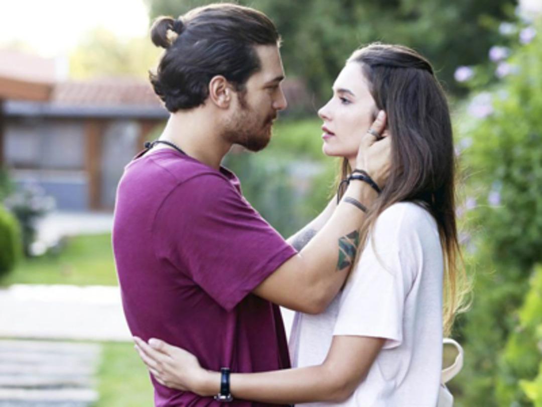 &Ccedil;ağatay Ulusoy'un filmini izleyenler şoke oldu!