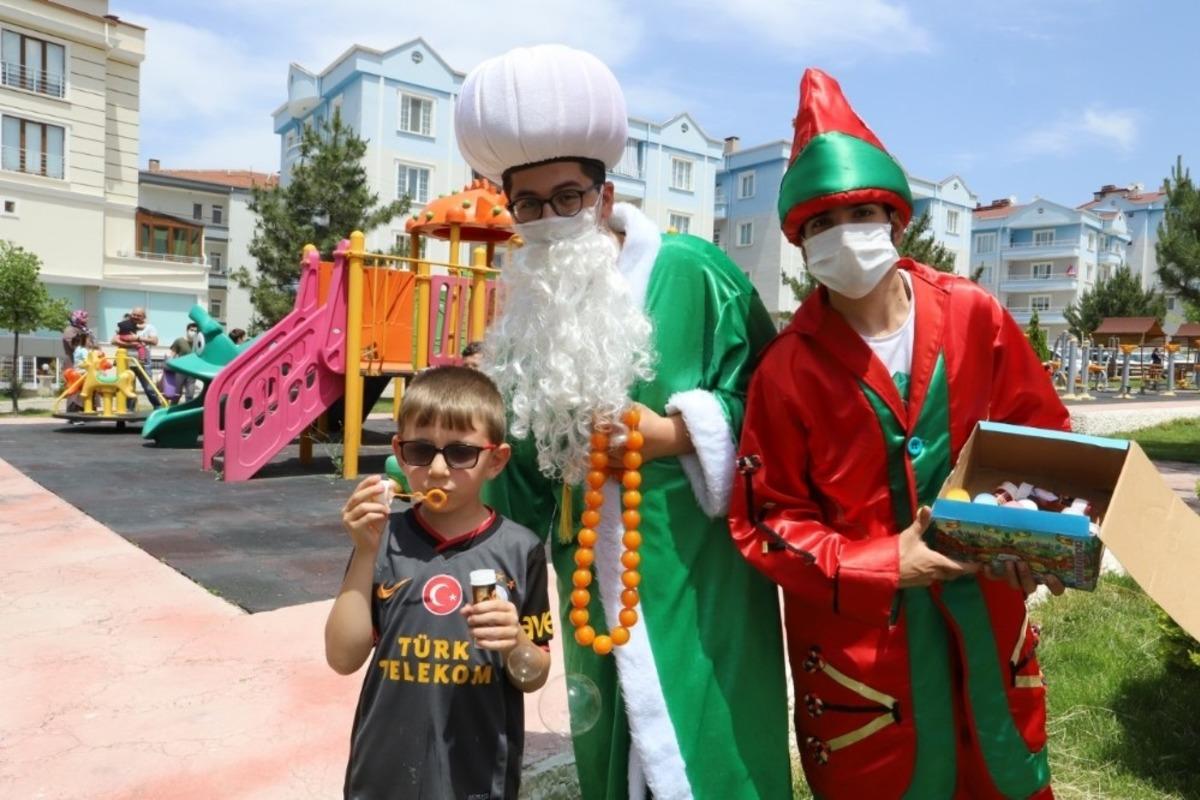 Nevşehir&rsquo;de &ccedil;ocuklar i&ccedil;in parklarda eğlence d&uuml;zenlendi