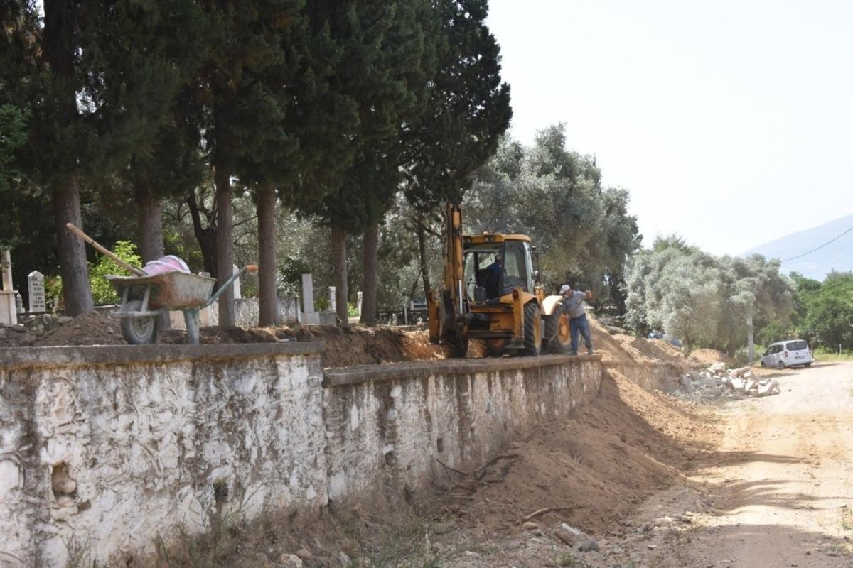 Nazilli Belediyesi İsabeyli&rsquo;de &ccedil;alışmalarını s&uuml;rd&uuml;r&uuml;yor