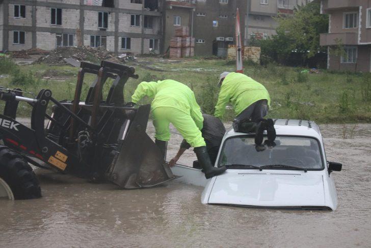 Dolu yağışı ve yağmur Domaniç'te yaşamı felç etti G1