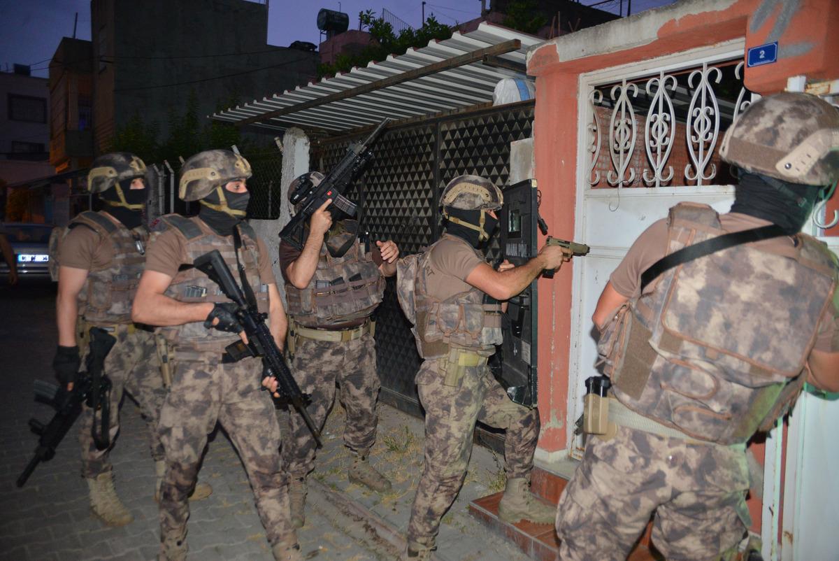 Adana'da HTŞ/HAD operasyonu: 6 g&ouml;zaltı kararı