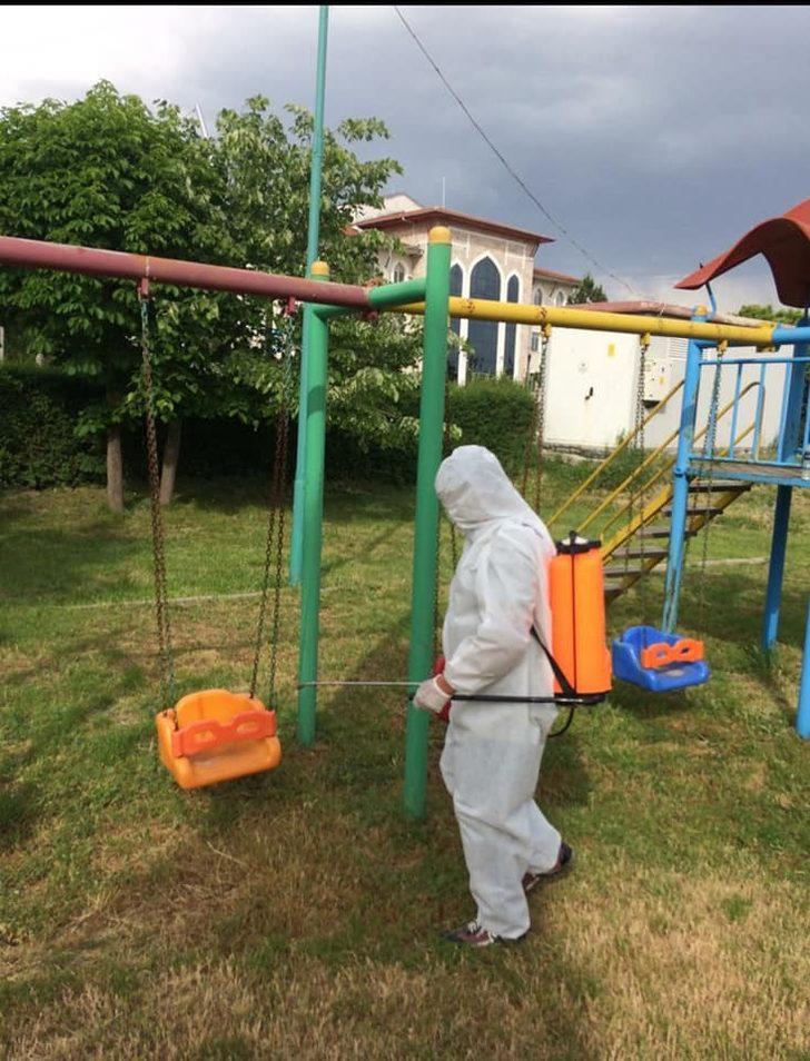 Dumlupınar’da parklar ve oyun grupları dezenfekte edildi G3