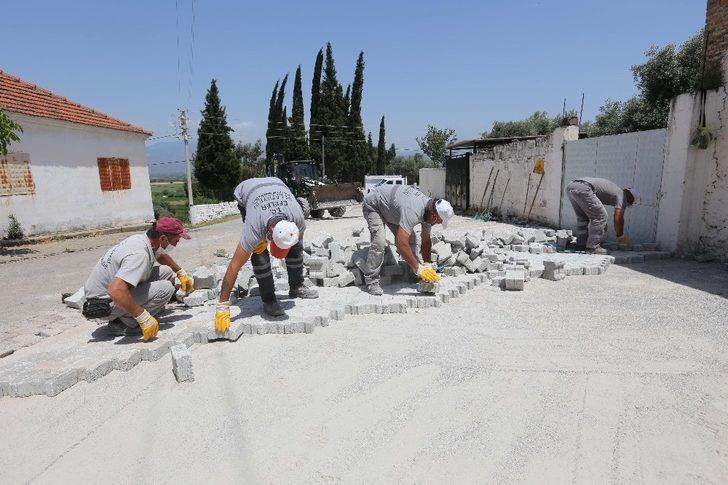 Efeler’de yol yapım çalışmaları devam ediyor G3