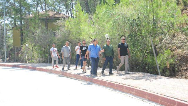 Vatandaşın geçmeye korktuğu yol yeniden yapılıyor