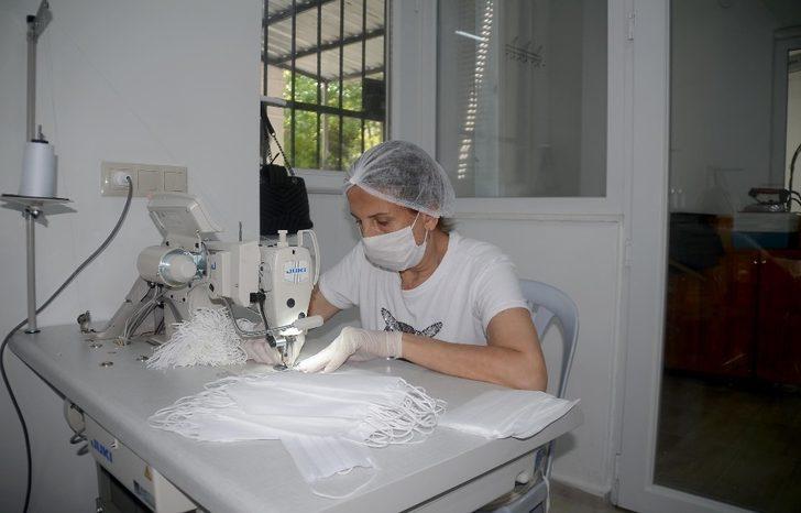 Kuşadası’nda maske üretiminde rekor kırıldı G4
