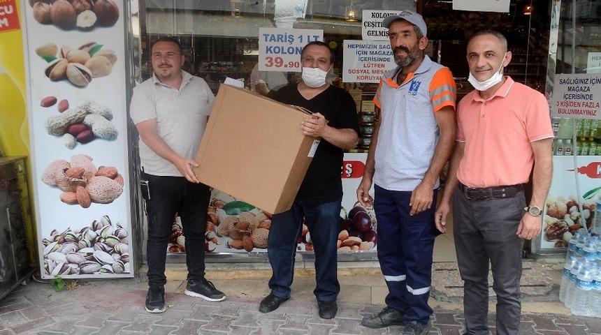 Temizlik işçisinden örnek davranış