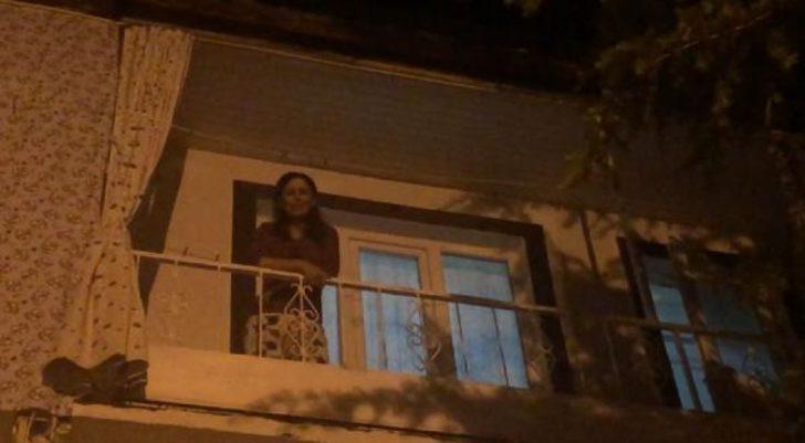Geceyi bekleyip, pencere ve balkonlara çıkıyorlar! Görüntülemek için birbirleriyle yarışıyorlar G3