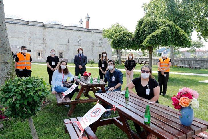 Trakya Üniversitesi Sultan 2. Bayezid Külliyesi Sağlık Müzesi’nin ilk ziyaretçileri turist rehberleri oldu G4