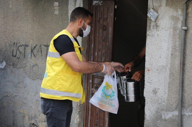 Haliliye belediyesi sıcak yemek dağıtımını sürdürüyor G2