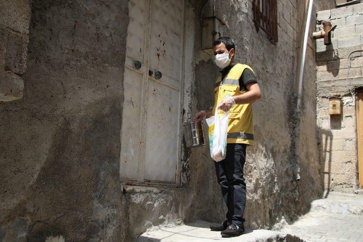 Haliliye belediyesi sıcak yemek dağıtımını sürdürüyor G3