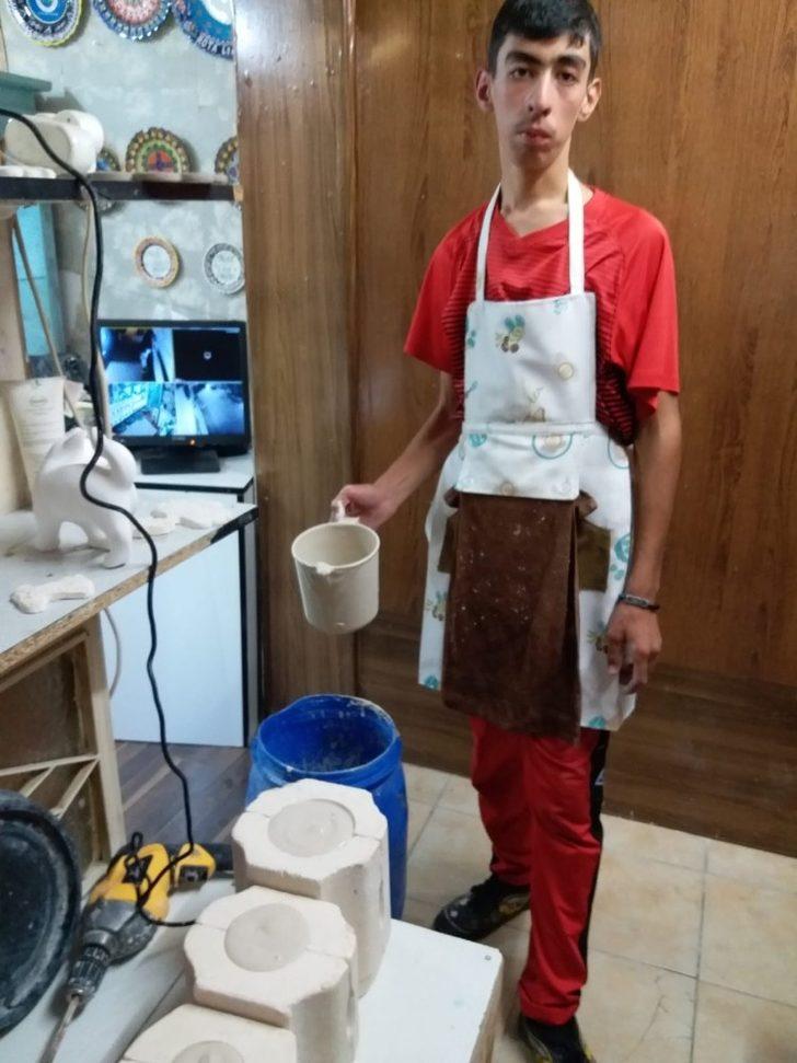 Kendisini oğlundan sonra özel çocuklara adayacak G4