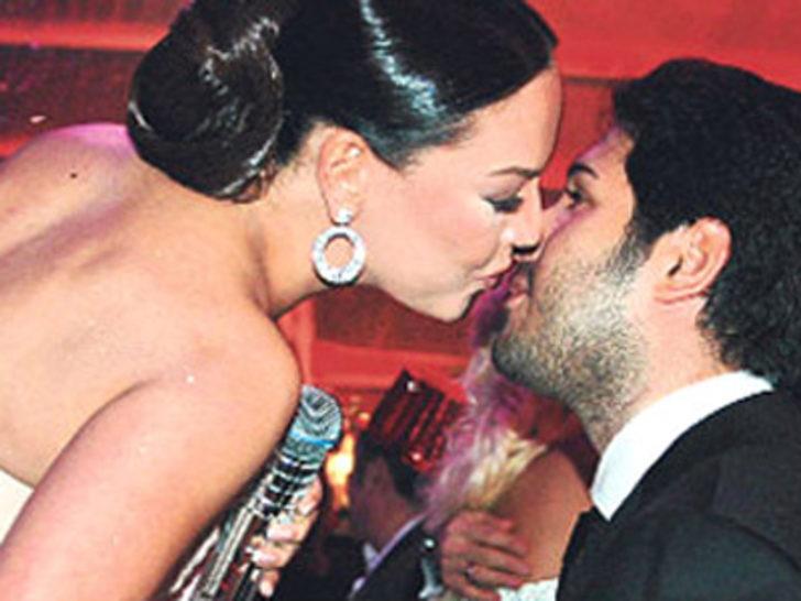 Ebru Gündeş, Reza Zarrab'la öpüşürken yakalandı G1