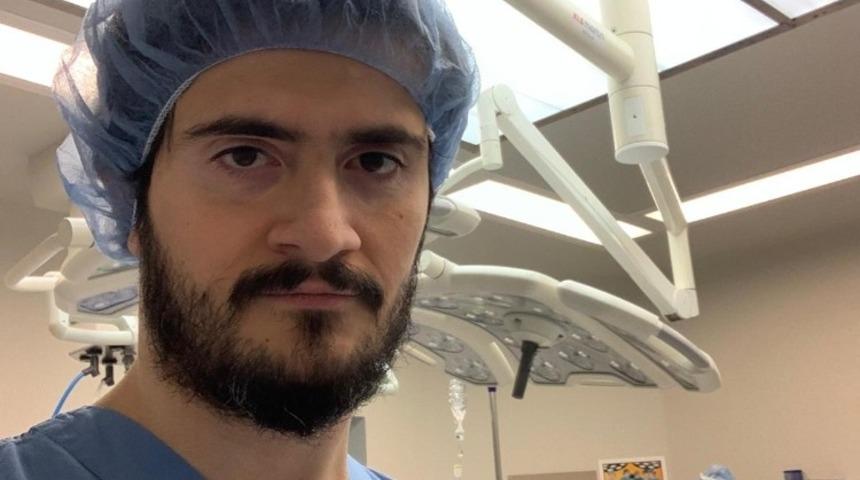 Op. Dr. Ahmet Dilber: "Kadınların &ccedil;oğu g&ouml;ğ&uuml;slerinin cerrahi işlemle d&uuml;zeltilebileceğini bilmiyor"