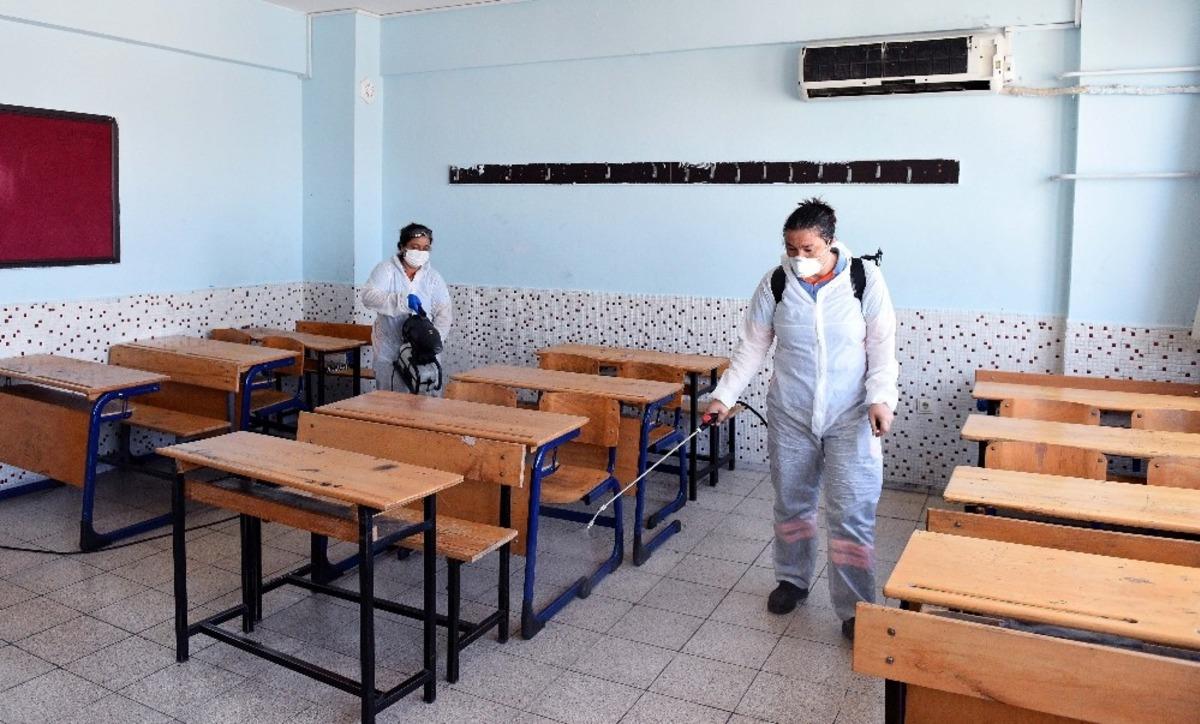 Sınavlar &ouml;ncesi okullarda dezenfekte &ccedil;alışması yapıldı