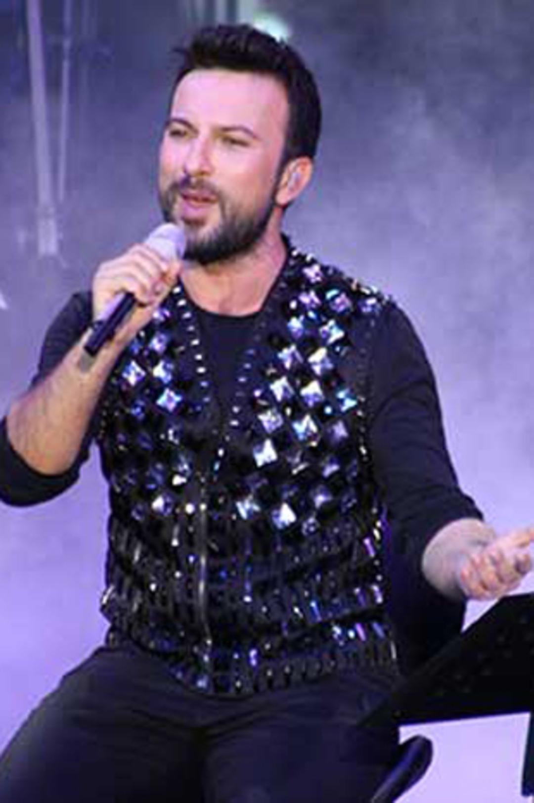 Tarkan, Jennifer Lopez'in tahtını salladı