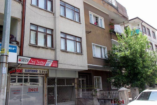 Yakınlarına ziyarete giden şahıslarda korona virüs çıkınca apartman karantinaya alındı