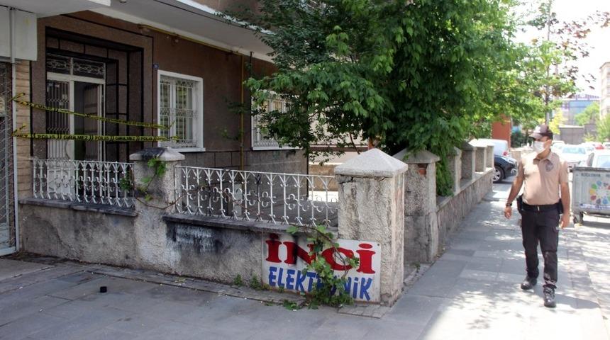 Yakınlarına ziyarete giden şahıslarda korona vir&uuml;s &ccedil;ıkınca apartman karantinaya alındı