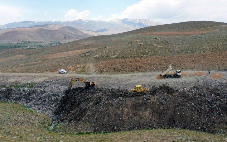 Gürpınar’da vahşi depolamanın yapıldığı çöplük kapatıldı G2