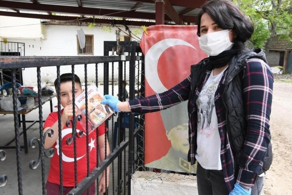 Konyaaltı&rsquo;nda kitaplar &ccedil;ocuklara ulaştı