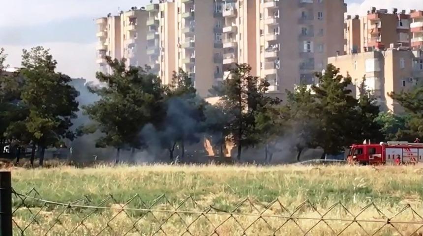 &Ccedil;ocuklar ağa&ccedil;lık alanı ateşe verdi