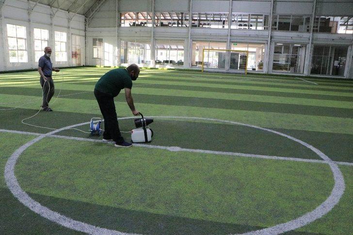 (Özel) Halı sahalar açıldı, talep arttı G1