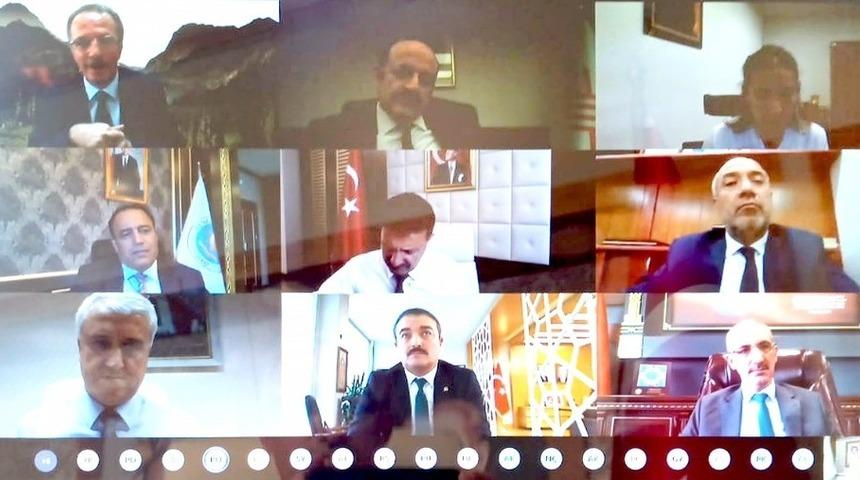 İhtisaslaşan üniversitelerin rektörleri YÖK Başkanı Saraç’ın başkanlığında toplandı