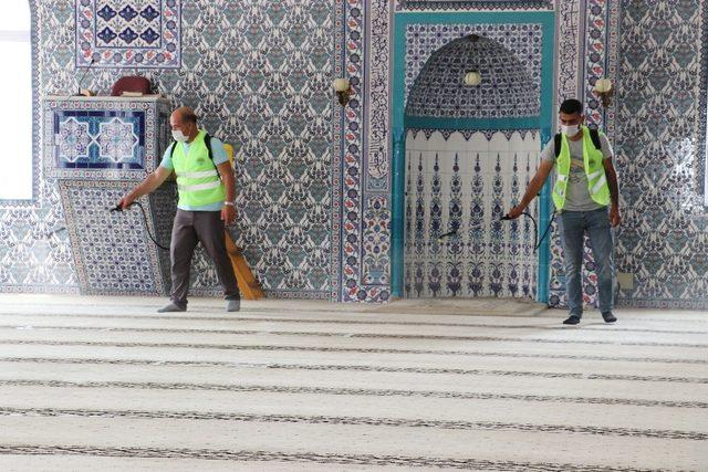 Toroslar’da camiler cuma namazına hazır