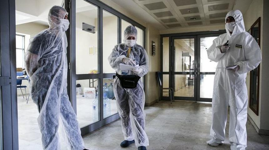 Yurt dışından gelenler i&ccedil;in 14 g&uuml;n evde g&ouml;zetim kuralı kalktı