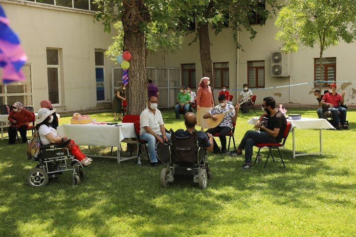 Diyarbakır’da engellilere yönelik açık havada telafi eğitimi G1