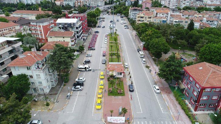 Altıeylül’de pazarcı esnafı yeni kurulan pazarda G1
