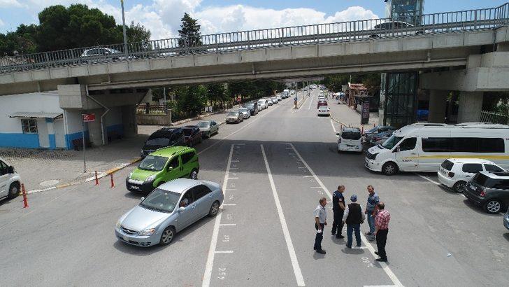 Altıeylül’de pazarcı esnafı yeni kurulan pazarda G2
