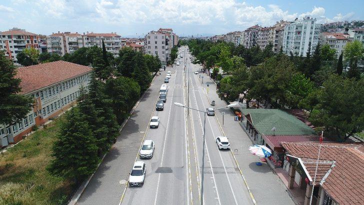 Altıeylül’de pazarcı esnafı yeni kurulan pazarda G3