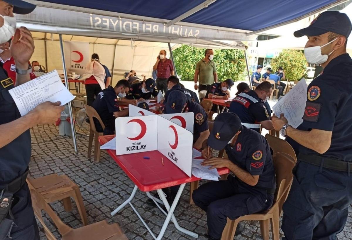 Azalan kan stoklarına Salihli&rsquo;den tam destek