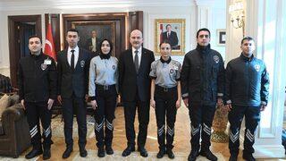 Kamudaki özel güvenliklere tek tip üniforma