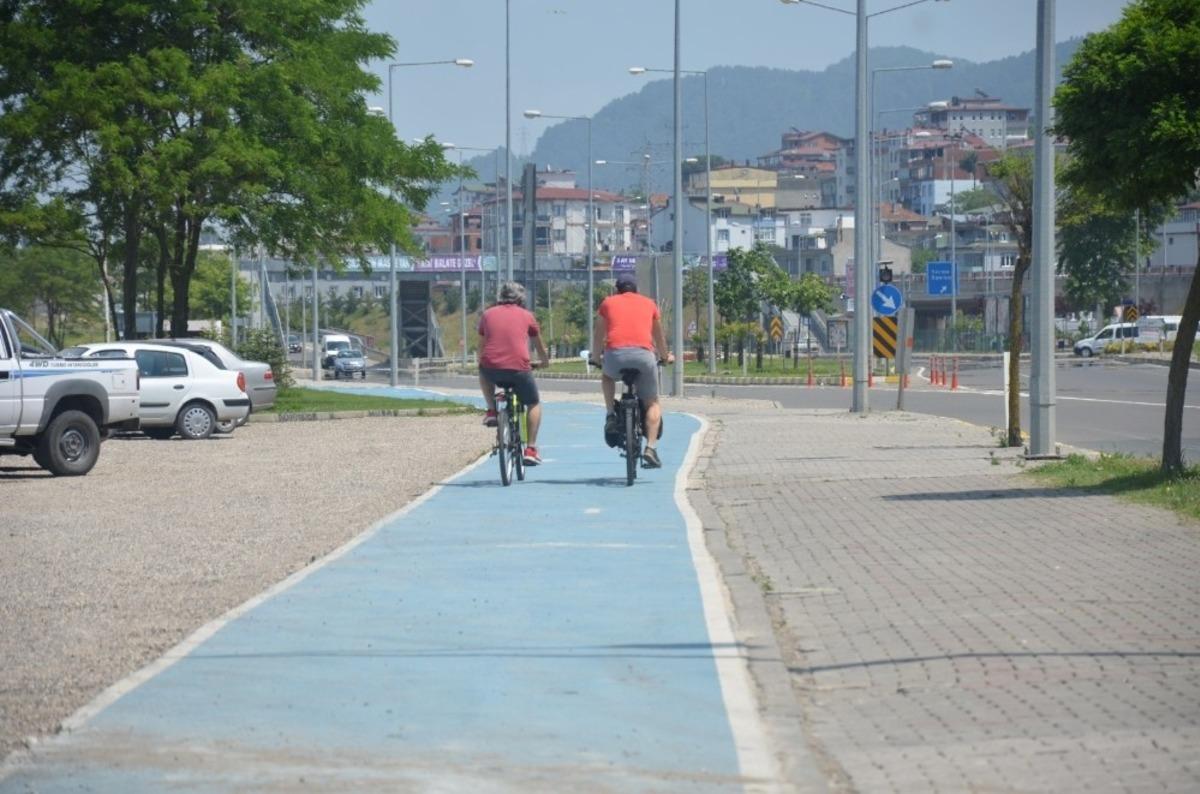 &Uuml;nye&rsquo;ye bisiklet yolu