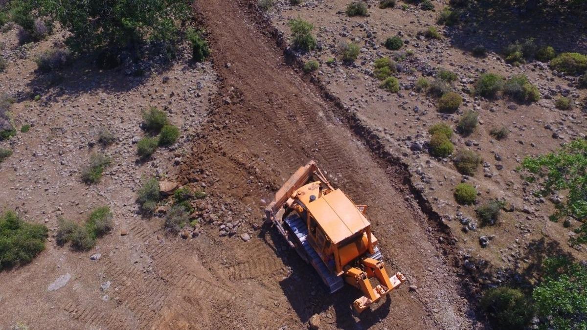 Yunusemre&rsquo;deki ova yolları d&uuml;zenleniyor
