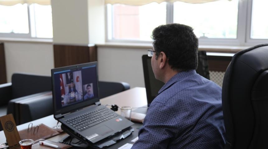 Rekt&ouml;r Karacoşkun YKS ve MS&Uuml; hazırlık toplantısına katıldı