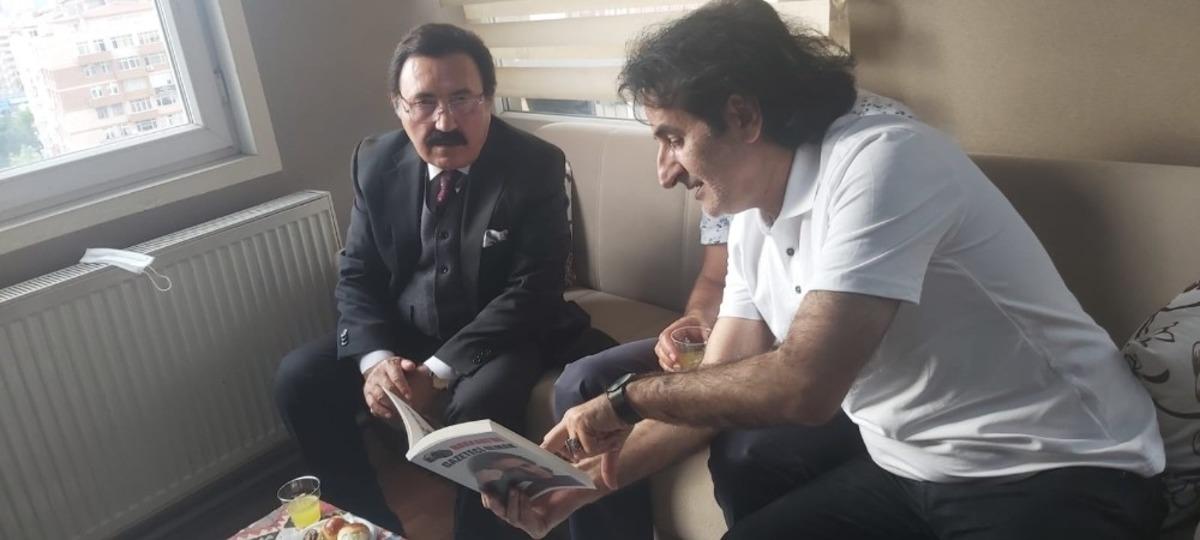 Gazeteci Hakan Taş, Ankara&rsquo;da okurlarıyla bir araya geldi