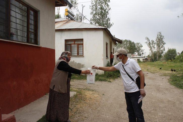 Cumhurbaşkanı Erdoğan’dan Ercişli vatandaşlara kolonya ve maske G2