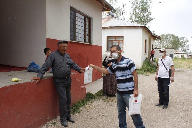 Cumhurbaşkanı Erdoğan’dan Ercişli vatandaşlara kolonya ve maske G3